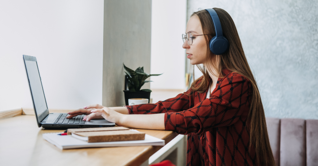 行政書士は副業・転職の選択肢として活用できることを示すイメージ画像